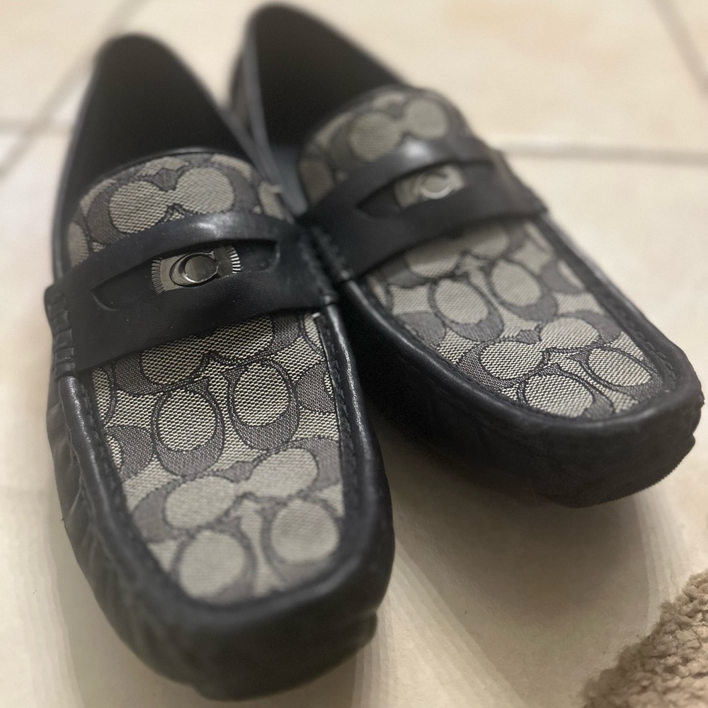 Nice quality / condition men’s coach dress loafers